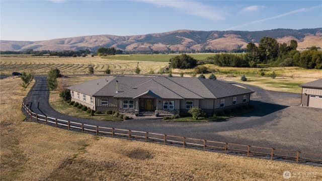 Property photo for 631 Radient View Drive, Ellensburg
