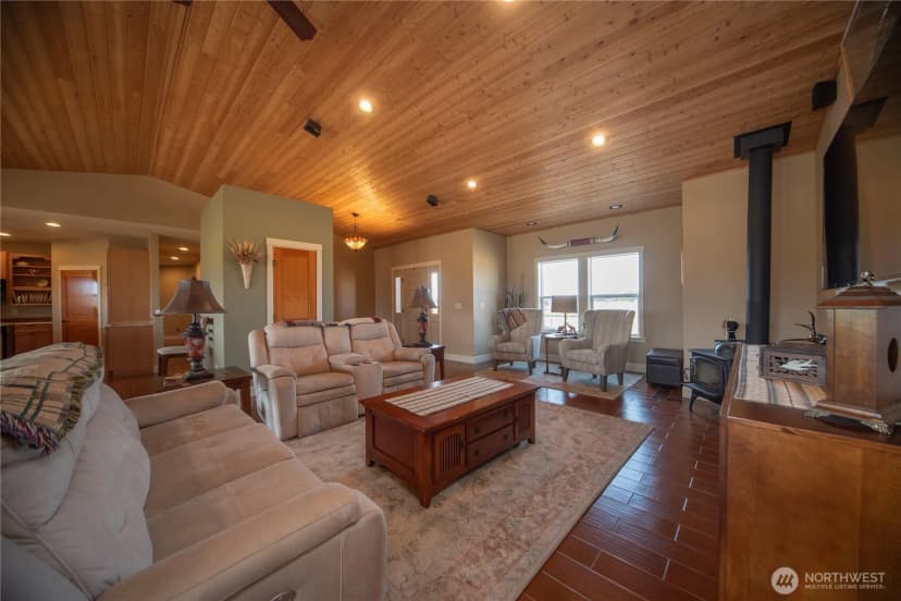 Property photo for 631 Radient View Drive, Ellensburg photo 6