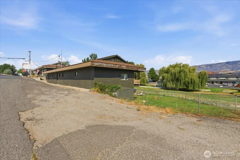 Property photo for 118 Miller Street, Electric City photo 34