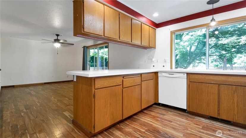 Property photo for 2109 Mark Street Ne, Olympia photo 6
