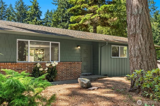 Property photo for 12249 N Madison Avenue Ne, Bainbridge Island photo 3