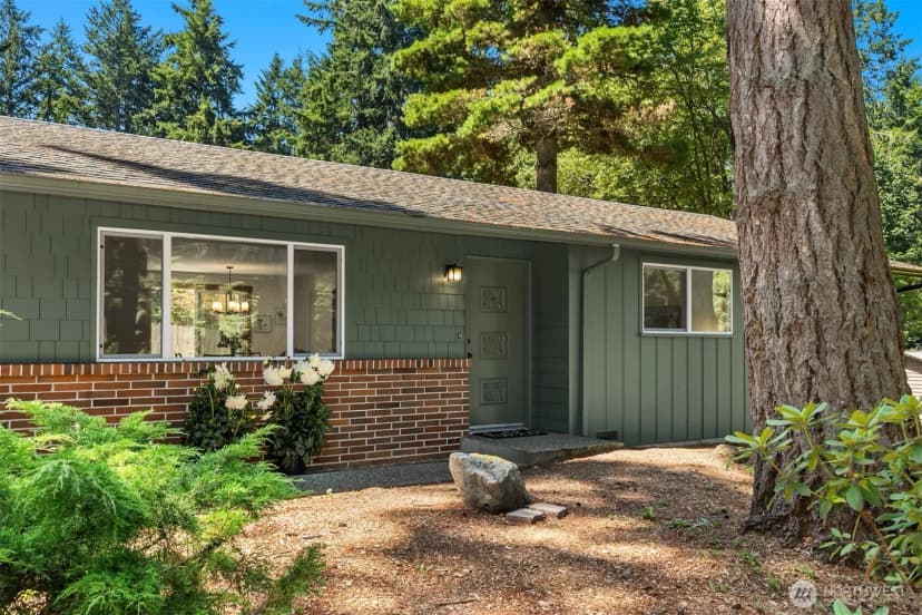 Property photo for 12249 N Madison Avenue Ne, Bainbridge Island photo 3