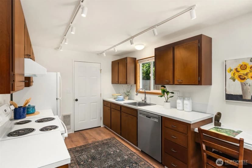Property photo for 12249 N Madison Avenue Ne, Bainbridge Island photo 13