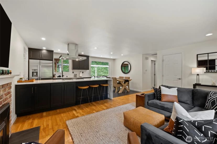 Property photo for 450 Mount Defiance Circle Sw, Issaquah photo 13