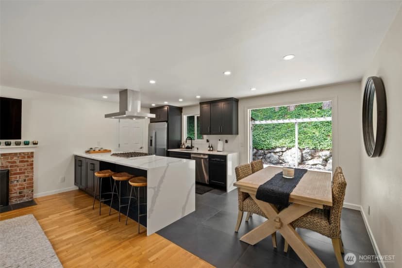 Property photo for 450 Mount Defiance Circle Sw, Issaquah photo 12