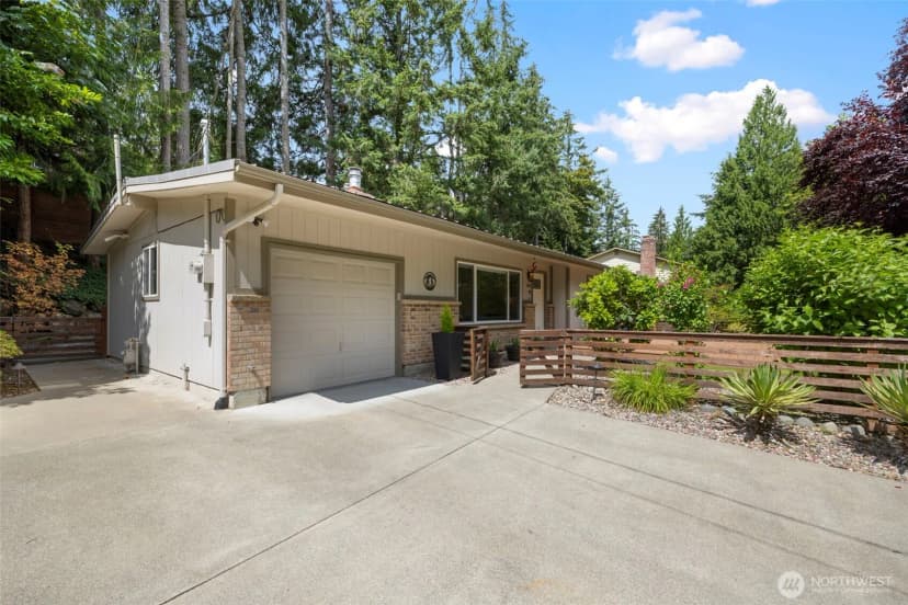 Property photo for 450 Mount Defiance Circle Sw, Issaquah photo 5