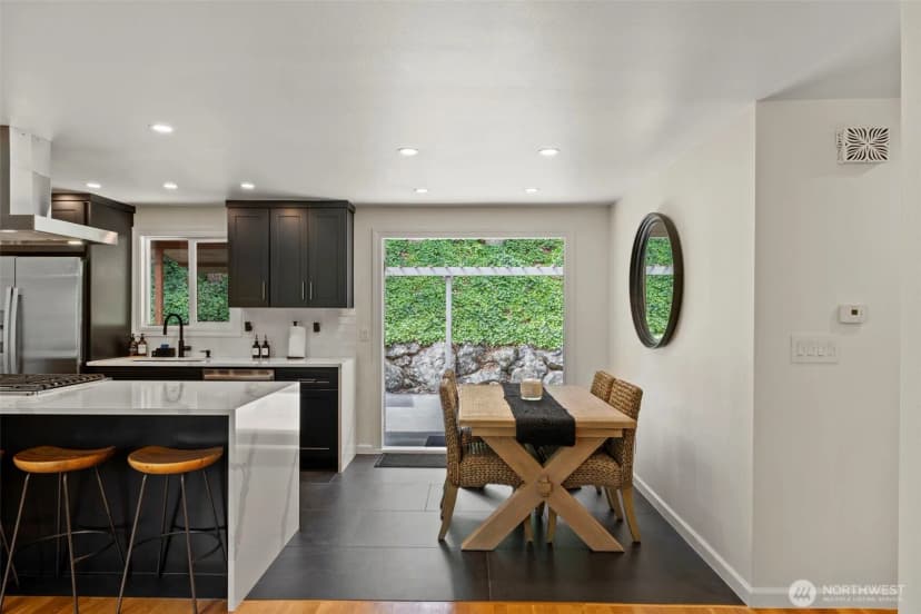 Property photo for 450 Mount Defiance Circle Sw, Issaquah photo 11