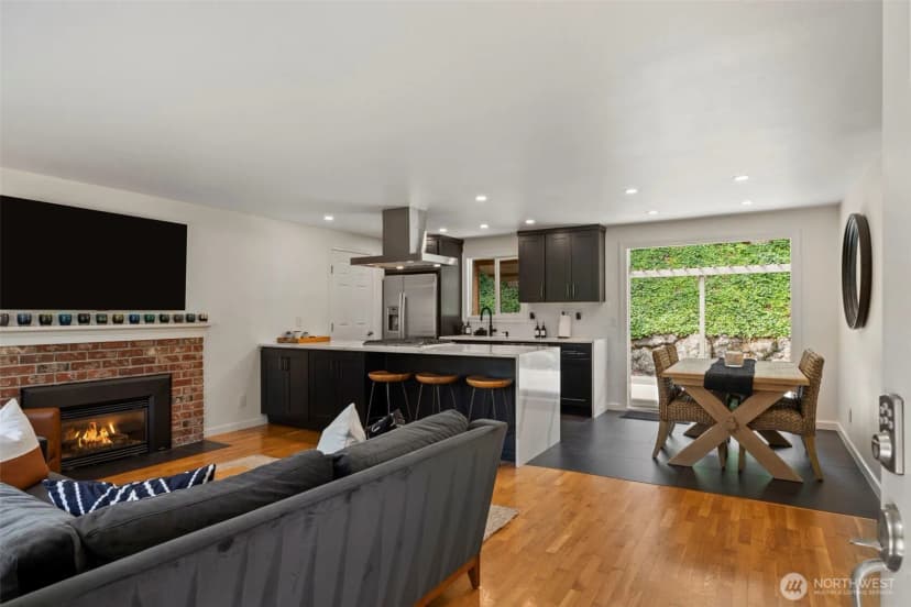 Property photo for 450 Mount Defiance Circle Sw, Issaquah photo 3