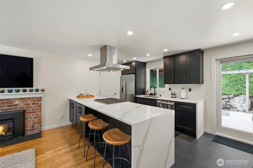 Property photo for 450 Mount Defiance Circle Sw, Issaquah photo 17