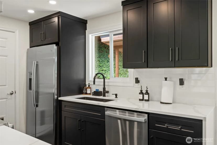 Property photo for 450 Mount Defiance Circle Sw, Issaquah photo 18