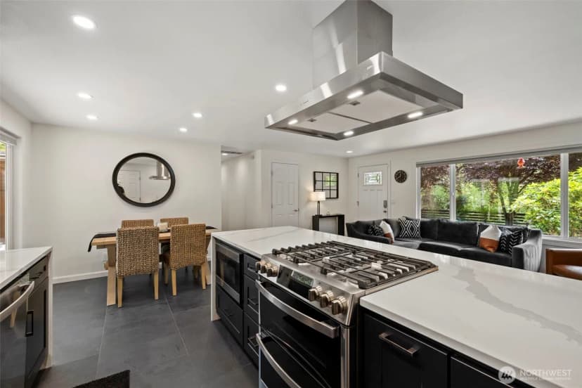 Property photo for 450 Mount Defiance Circle Sw, Issaquah photo 19