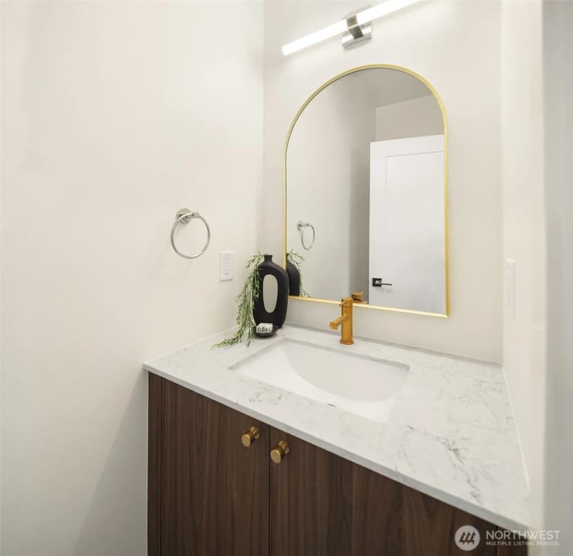 Property photo for 972 Nw 54th Street, Seattle photo 12
