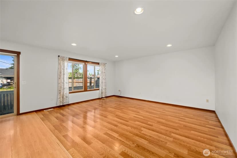 Property photo for 497 Harvest Edge Place, Burlington photo 9