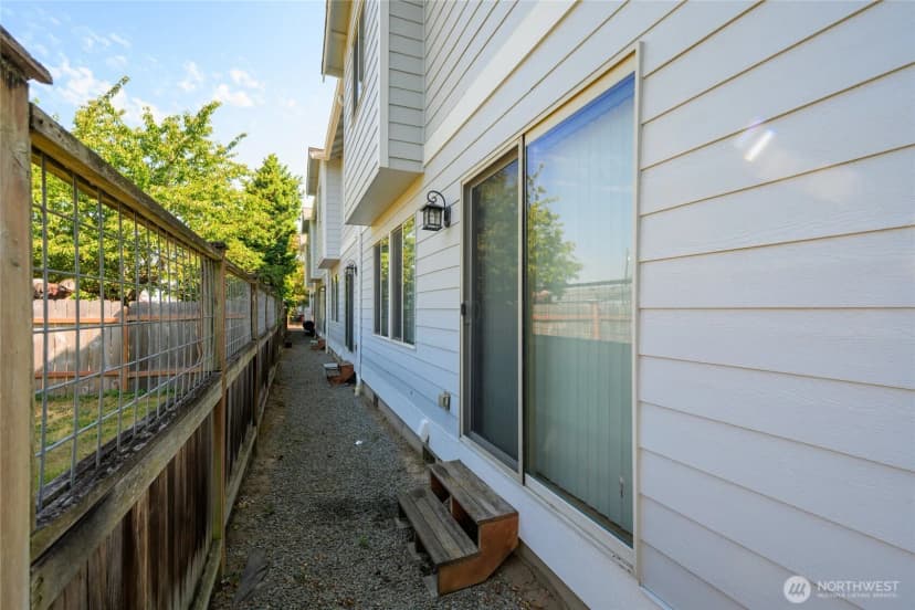 Property photo for 497 Harvest Edge Place, Burlington photo 6