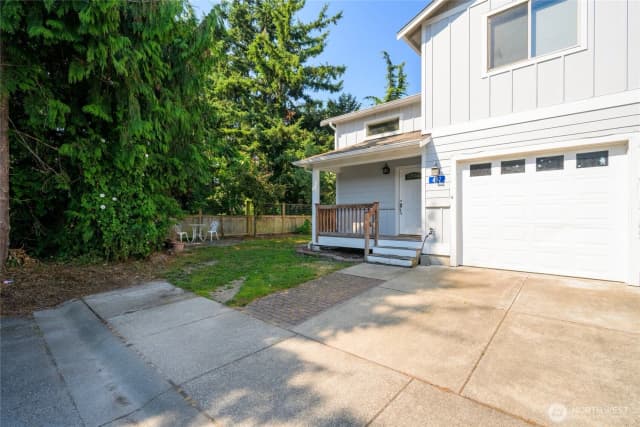 Property photo for 497 Harvest Edge Place, Burlington photo 2