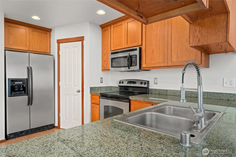 Property photo for 497 Harvest Edge Place, Burlington photo 12