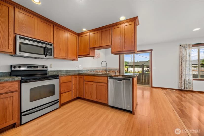 Property photo for 497 Harvest Edge Place, Burlington photo 13