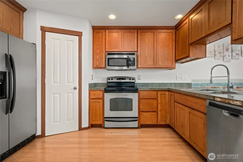 Property photo for 497 Harvest Edge Place, Burlington photo 14