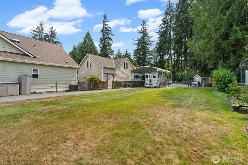 Property photo for 32608 Benbow Drive E, Graham photo 32