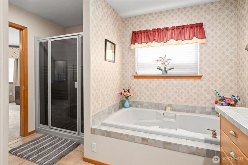 Property photo for 32608 Benbow Drive E, Graham photo 24