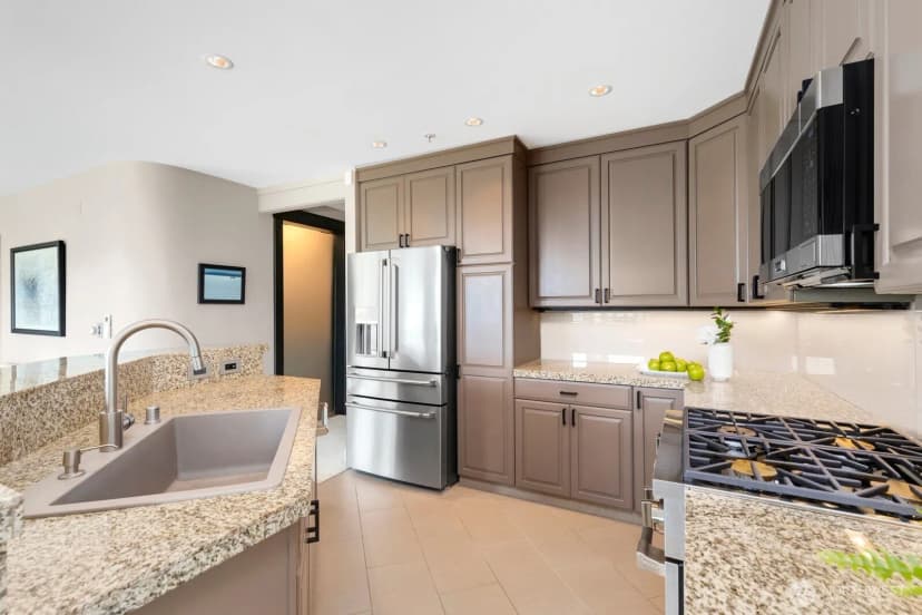 Property photo for 121 Lakeside Avenue #305, Seattle photo 10