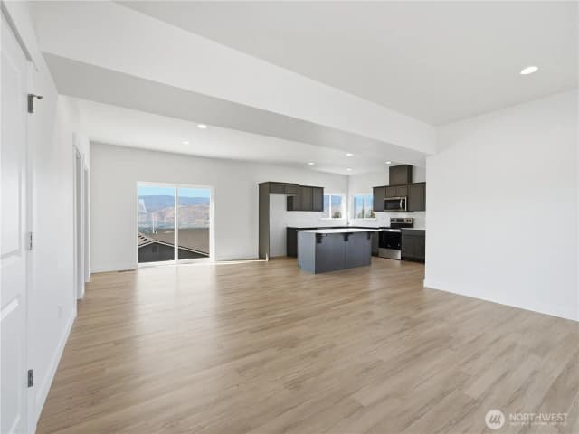 Property photo for 1948 N Mineral Place, East Wenatchee photo 5