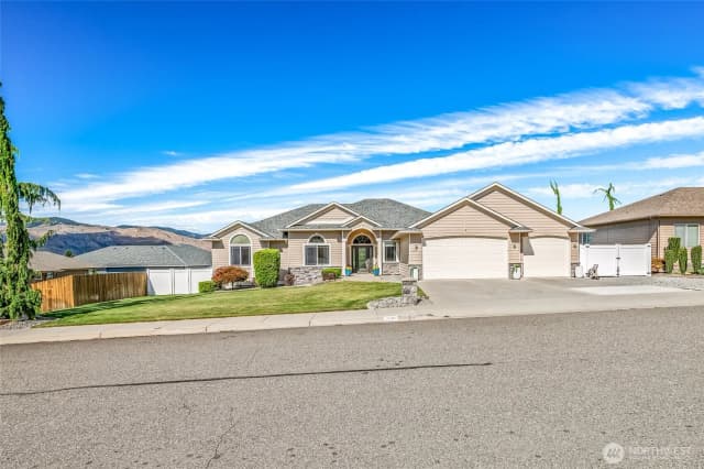 Property photo for 1544 Harrington Lane, East Wenatchee photo 3