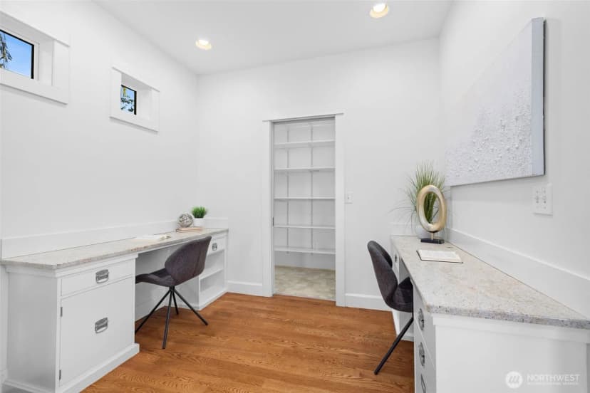Property photo for 2057 E Beaver Lake Drive Se, Sammamish photo 17