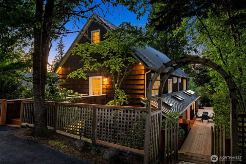 Property photo for 2057 E Beaver Lake Drive Se, Sammamish photo 37