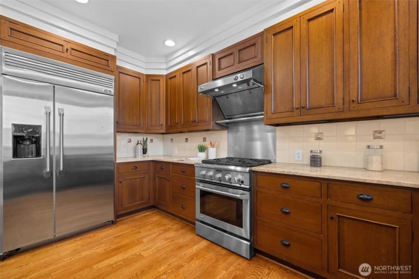 Property photo for 2057 E Beaver Lake Drive Se, Sammamish photo 9