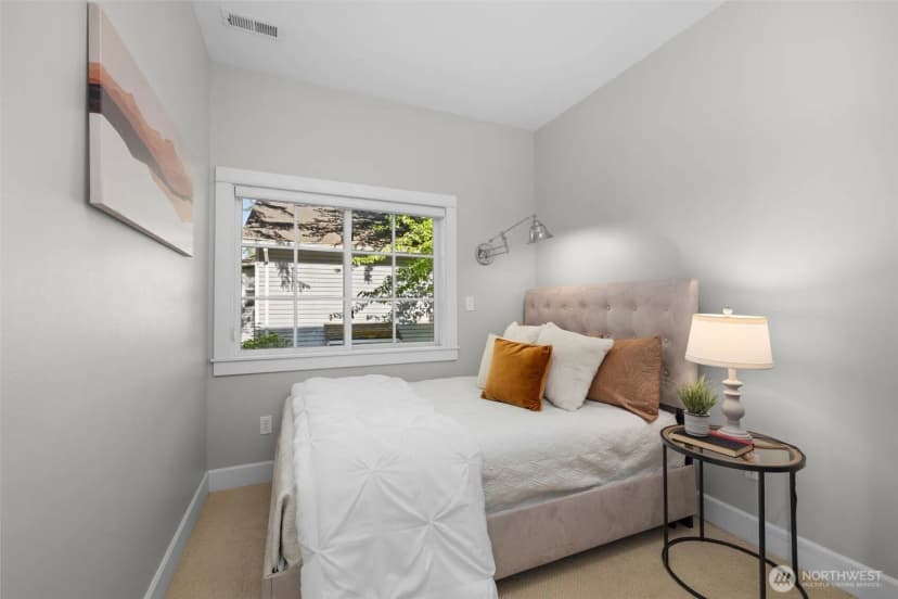 Property photo for 2057 E Beaver Lake Drive Se, Sammamish photo 21
