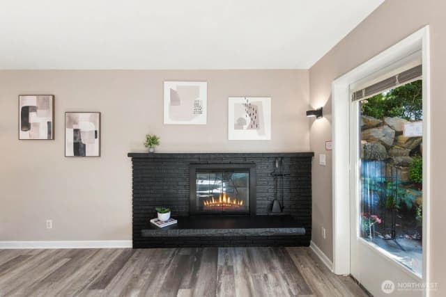Property photo for 75 E Lynn Street ##b, Seattle photo 4