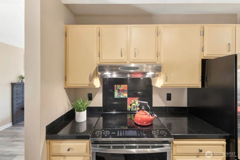 Property photo for 75 E Lynn Street ##b, Seattle photo 13