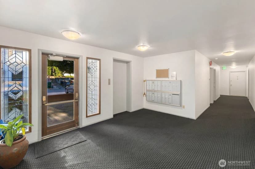 Property photo for 75 E Lynn Street ##b, Seattle photo 35
