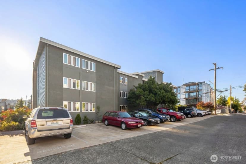 Property photo for 75 E Lynn Street ##b, Seattle photo 34