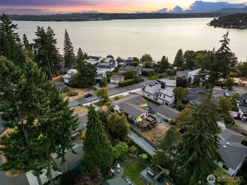 Property photo for 916 18th Avenue W, Kirkland photo 39