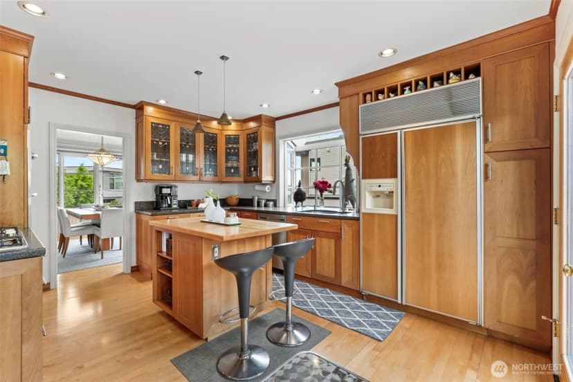 Property photo for 916 18th Avenue W, Kirkland photo 14