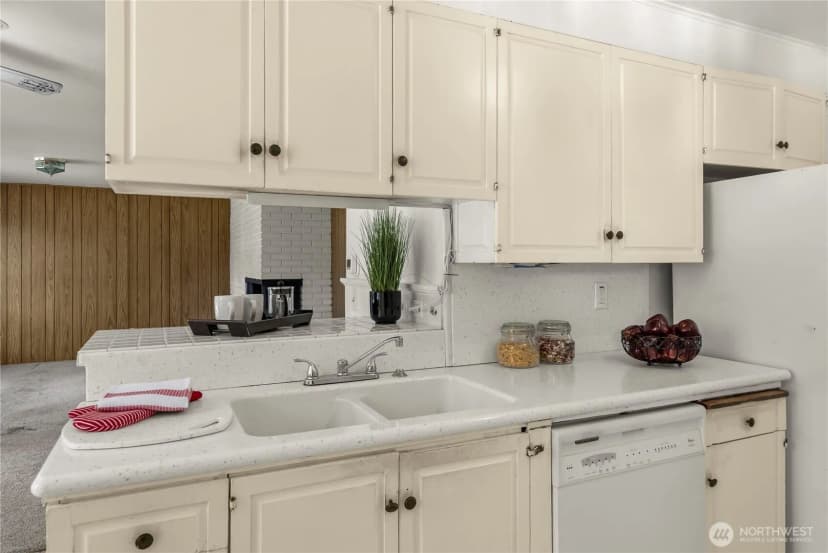 Property photo for 3129 Sylvia Boulevard S, Lakewood photo 8