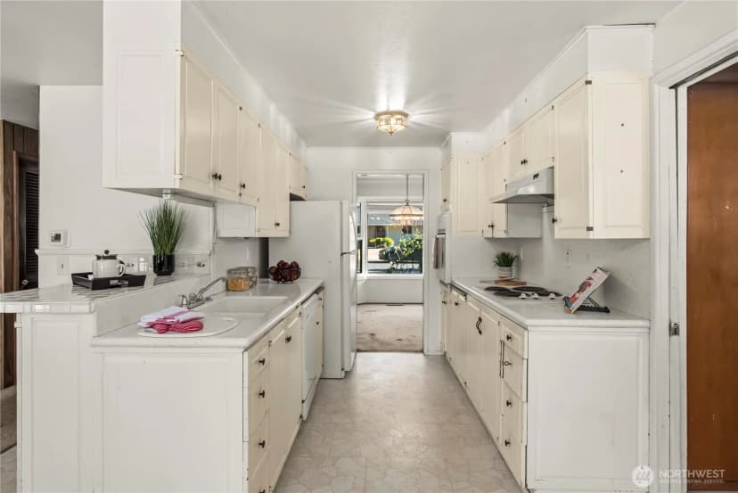 Property photo for 3129 Sylvia Boulevard S, Lakewood photo 7