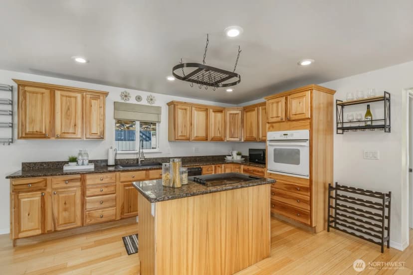 Property photo for 6827 Lakewood Road, Stanwood photo 8