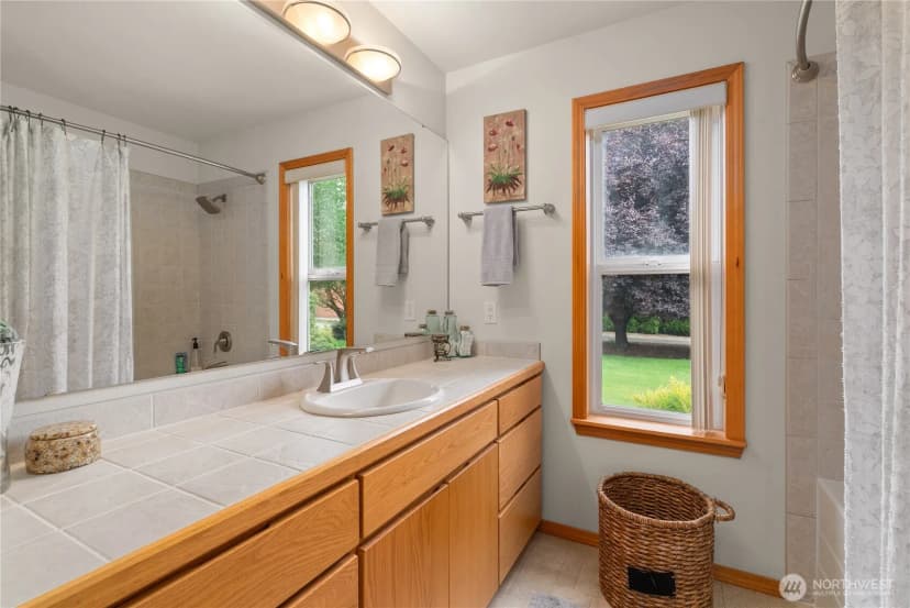 Property photo for 3319 29th Avenue Ne, Olympia photo 17