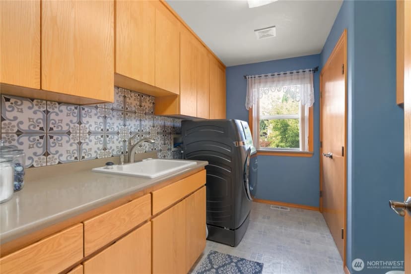 Property photo for 3319 29th Avenue Ne, Olympia photo 18