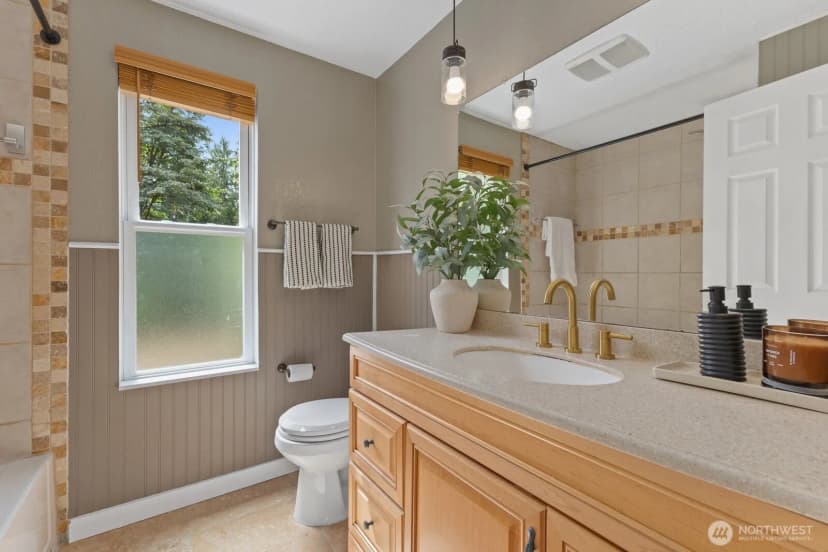 Property photo for 23410 Ne Old Woodinville-duvall Rd, Woodinville photo 19