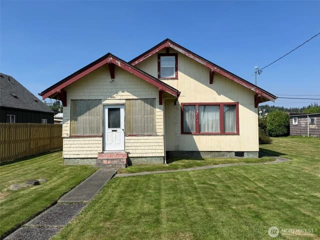 Property photo for 1808 Pacific Avenue, Aberdeen
