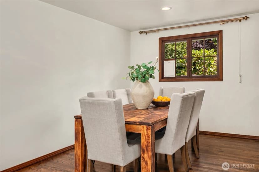 Property photo for 2805 124th Place Ne, Bellevue photo 10