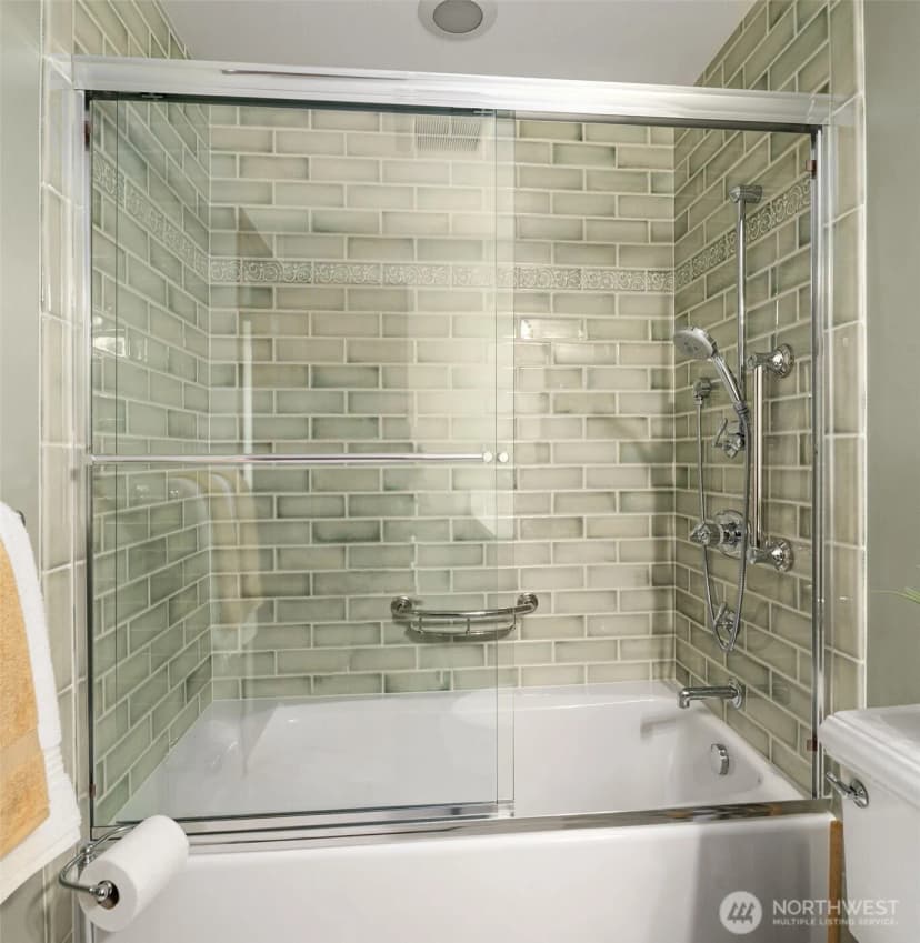 Property photo for 2805 124th Place Ne, Bellevue photo 22