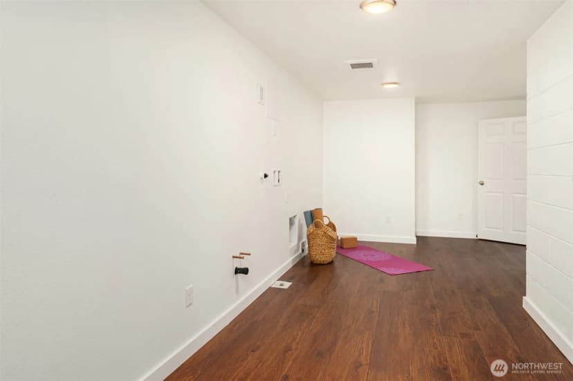 Property photo for 2805 124th Place Ne, Bellevue photo 37