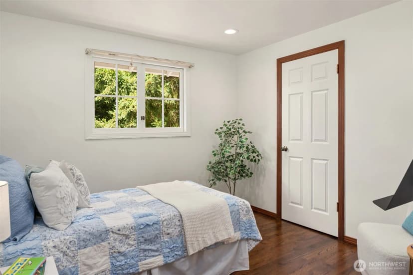 Property photo for 2805 124th Place Ne, Bellevue photo 20