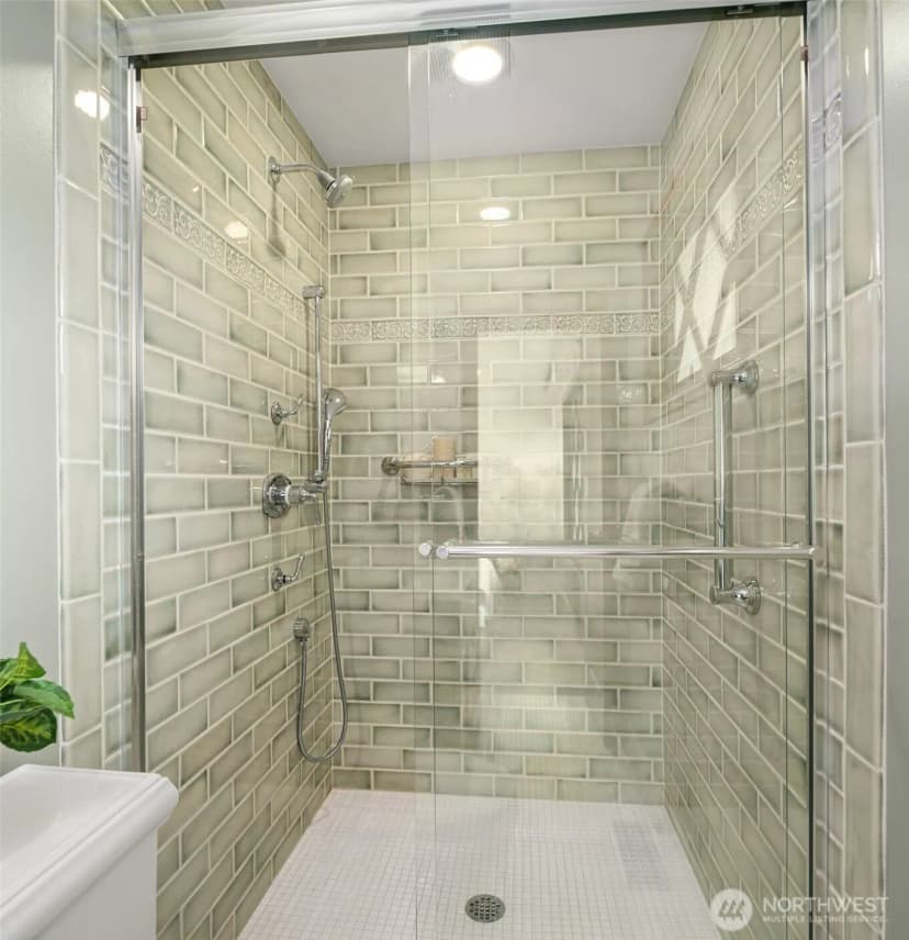 Property photo for 2805 124th Place Ne, Bellevue photo 19