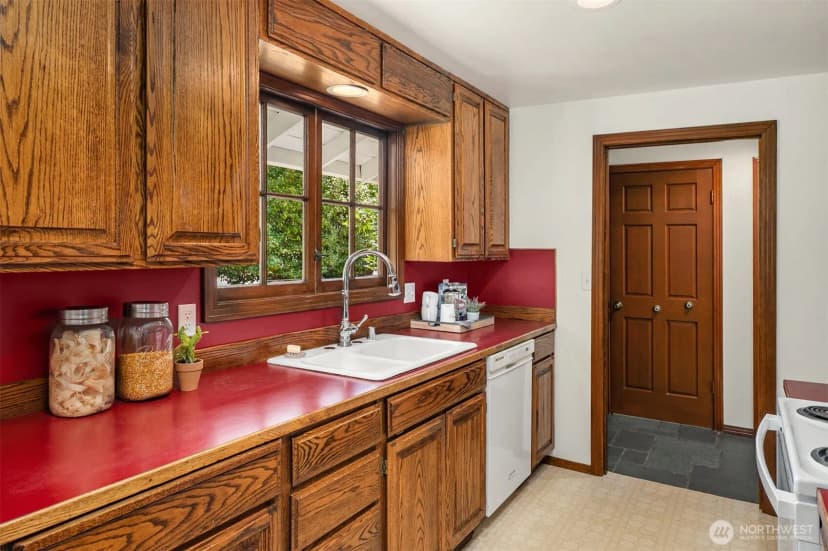 Property photo for 2805 124th Place Ne, Bellevue photo 13